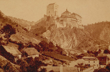Historická podoba hradu Karlštejn na fotografii Františka Fridricha (1870)